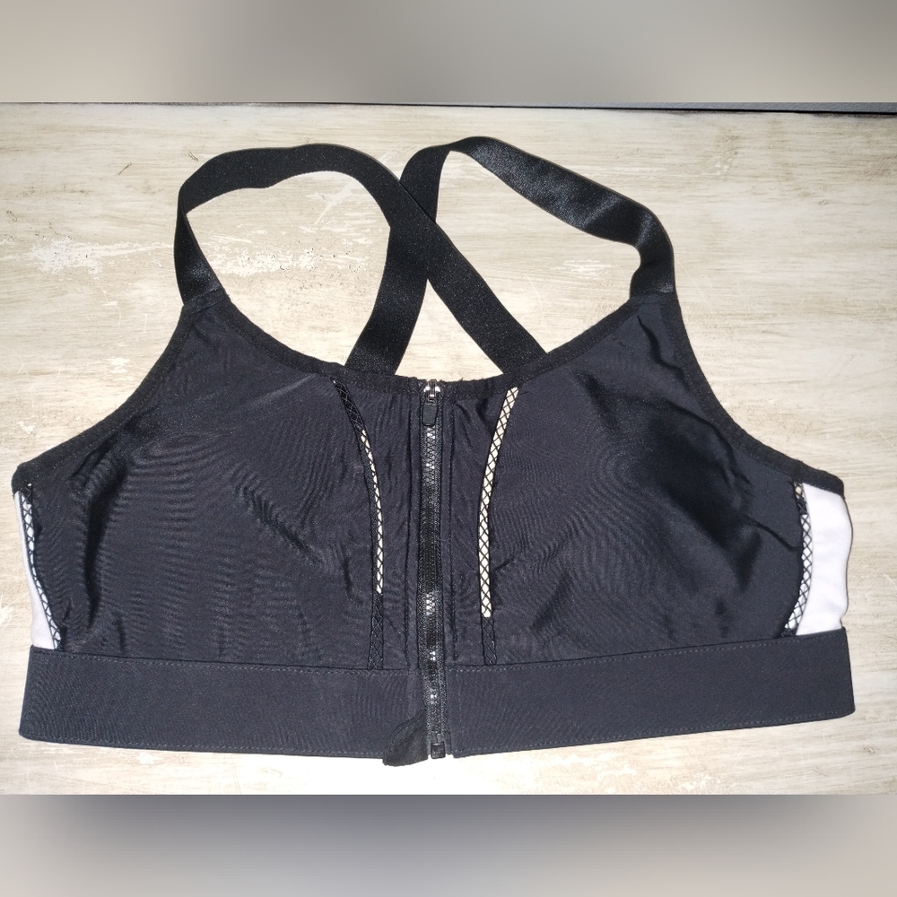 Fabletics Zip Front Sports Bra Size Large